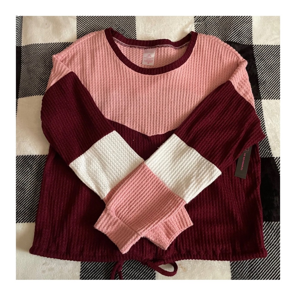 Pink/burgundy/white blouse stripes ✨